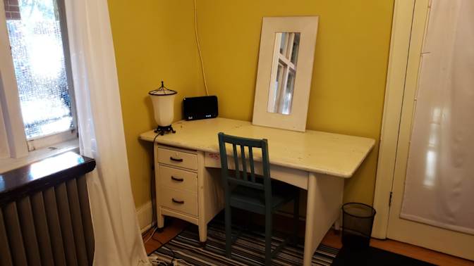 Andrea's room