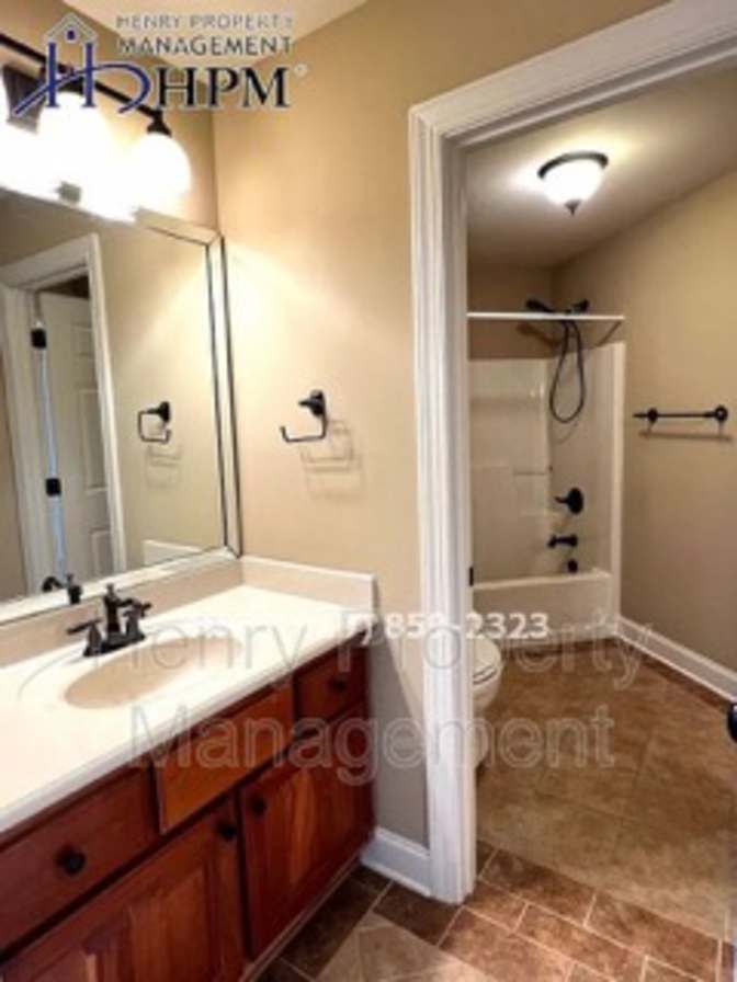 Alcove Rooms's room