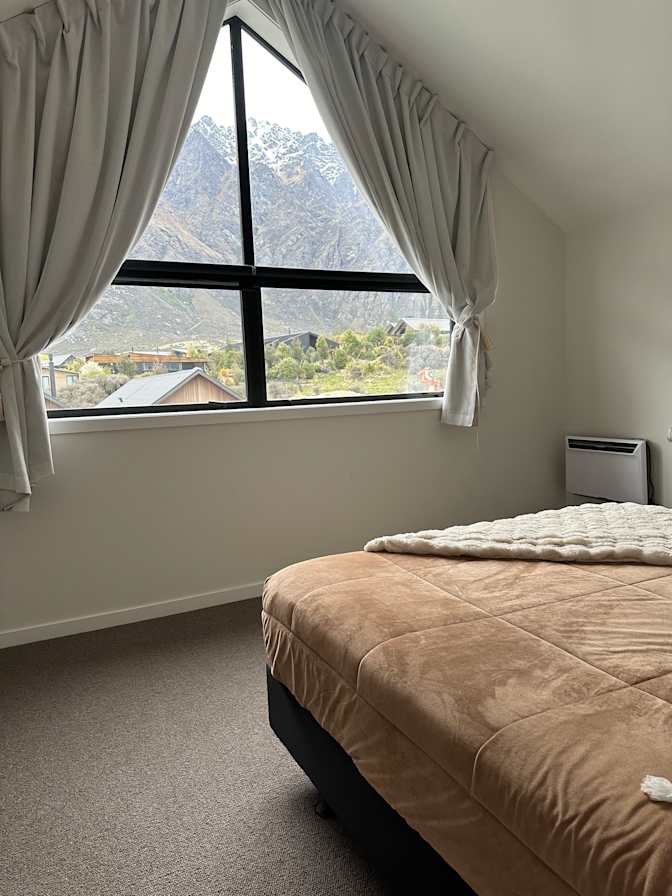 Linda A.'s room