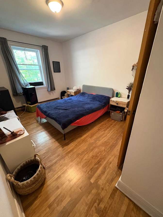 Angélique Côté's room