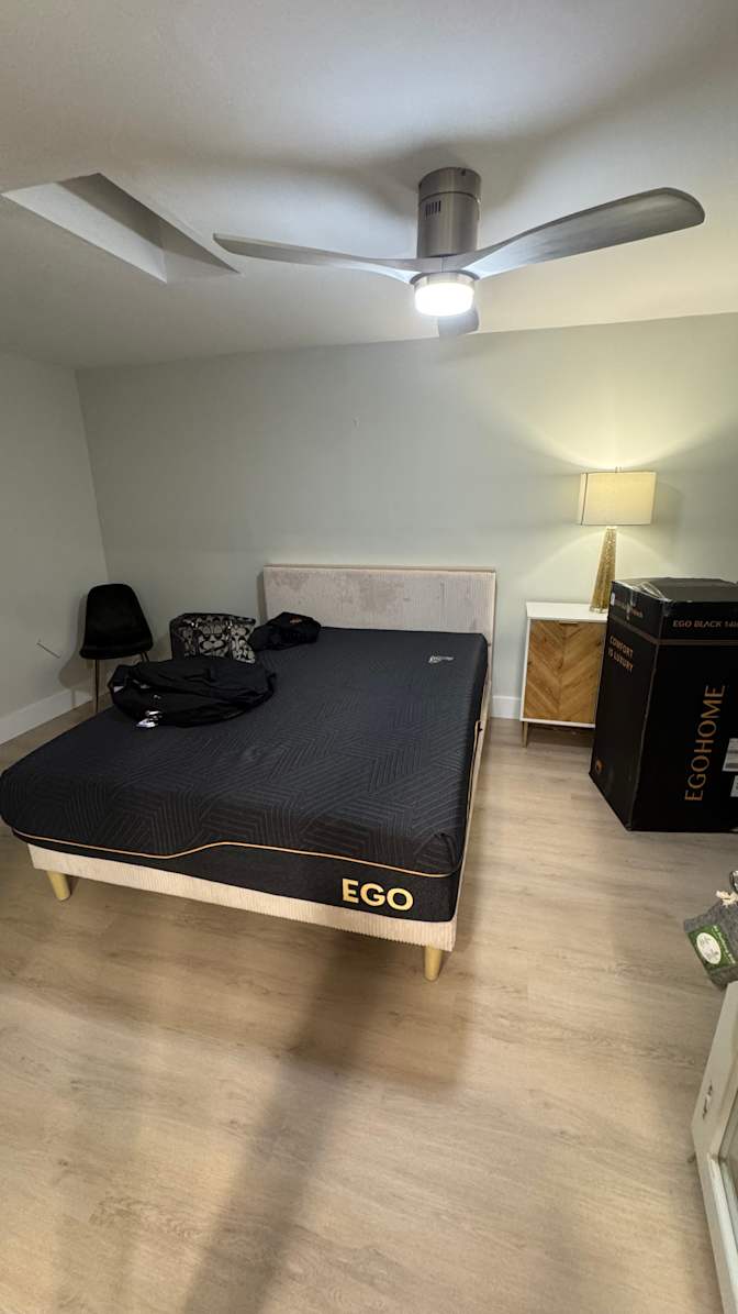 Yona Noel's room