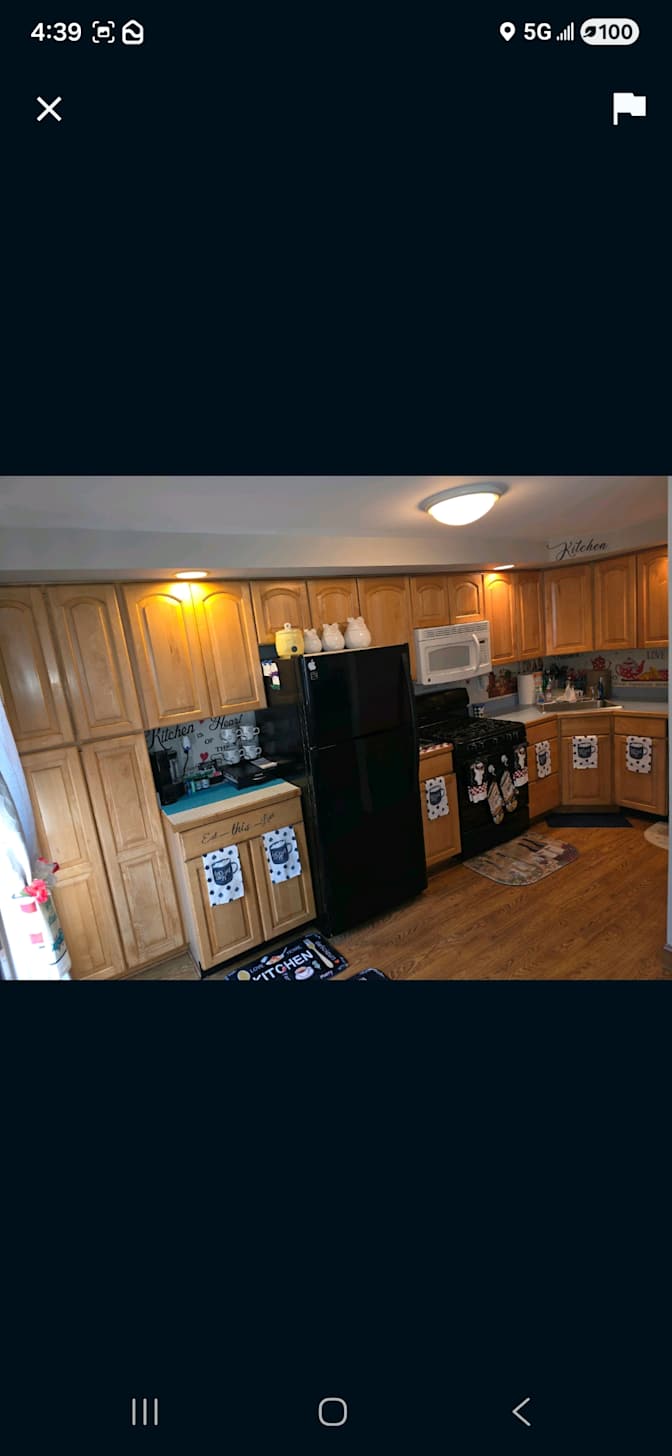 Derrick scott's room