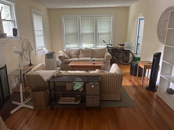 Carlos's room