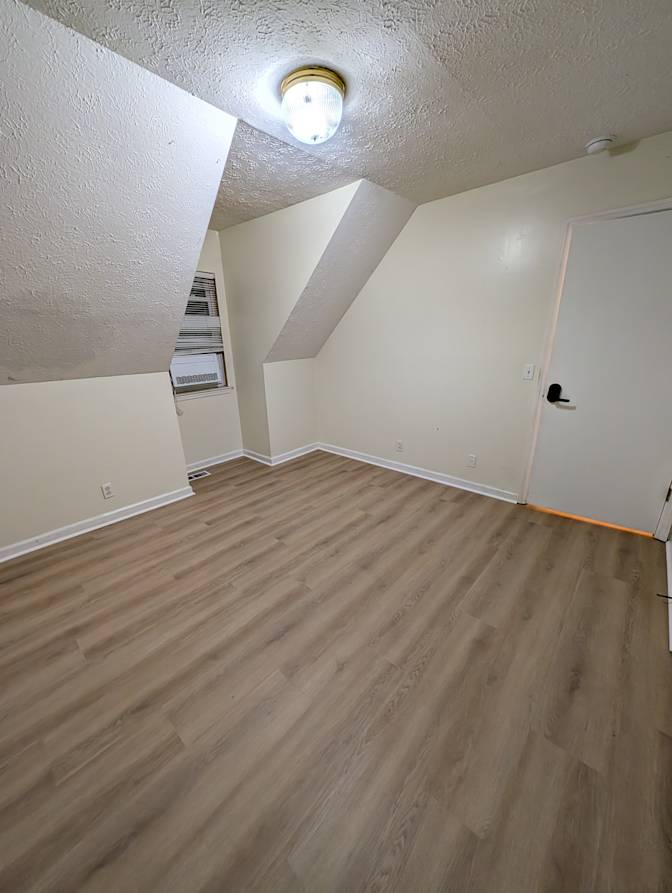 Bow Ponkerd's room
