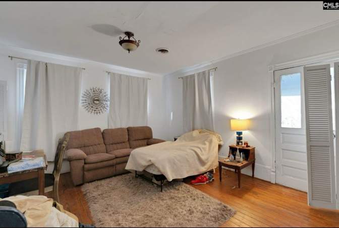 Carla's room