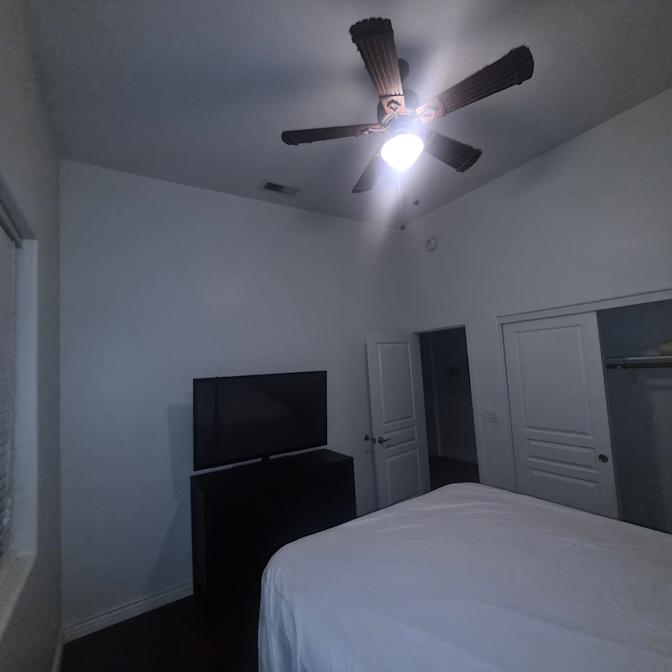 NICOLE's room