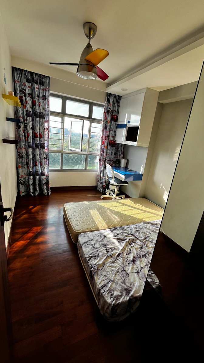 Milky Tan's room