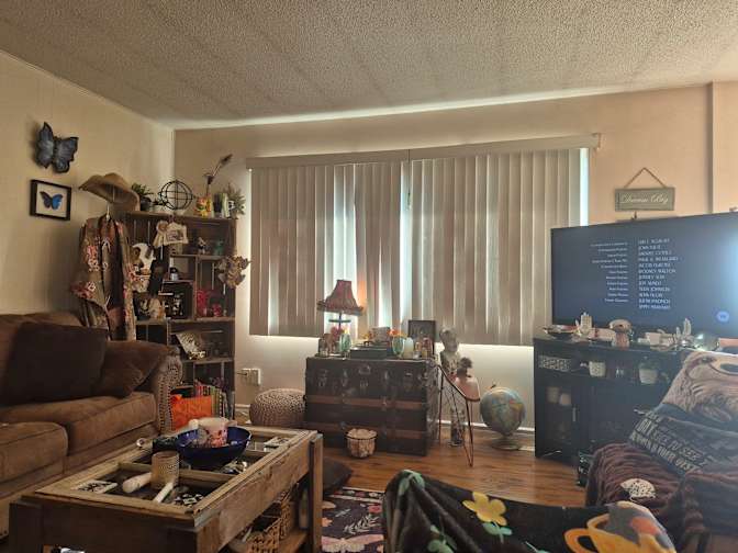 Jen's room