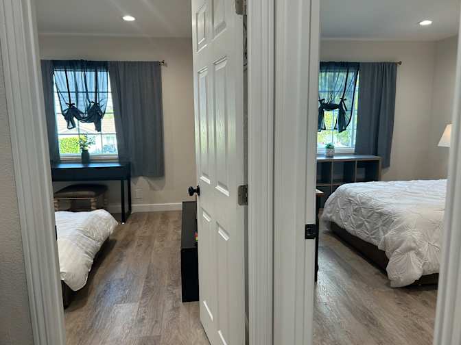 Hoa's room