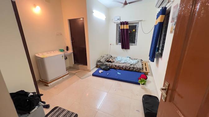 Isaac Immanuel T's room