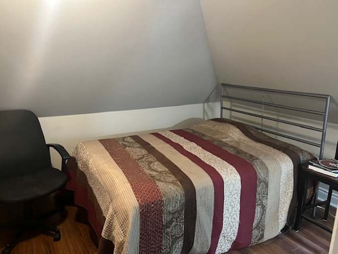 Tom's room