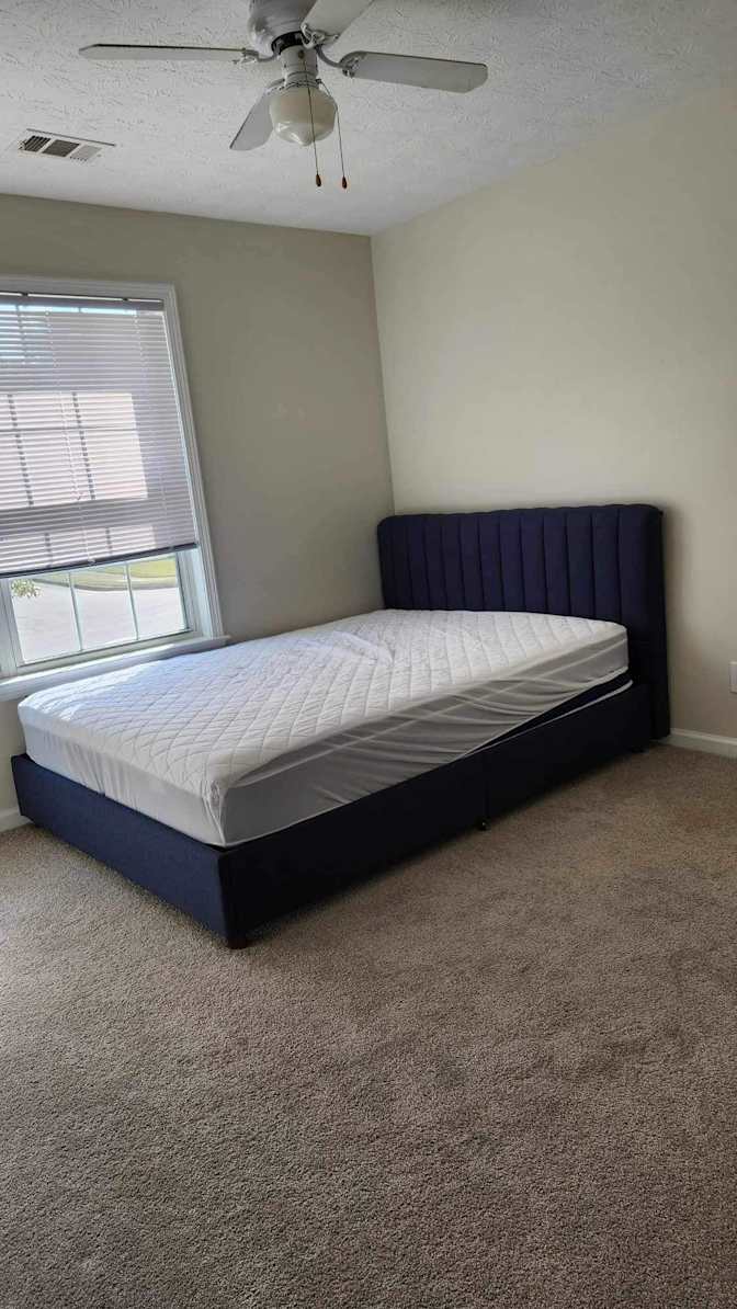 Lee's room