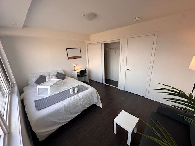 Housingfouryou's room