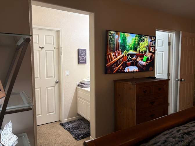 Maureen's room