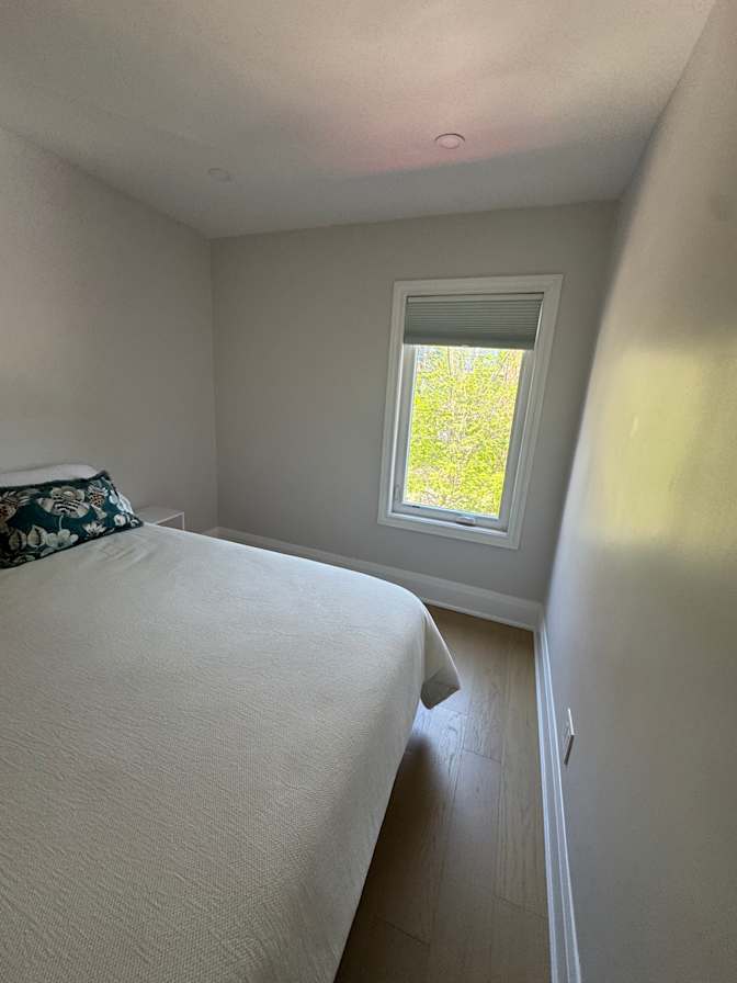 Eduardo Aguilar's room