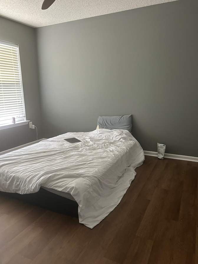 Caroline's room