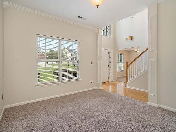 lifedoorrentals's room