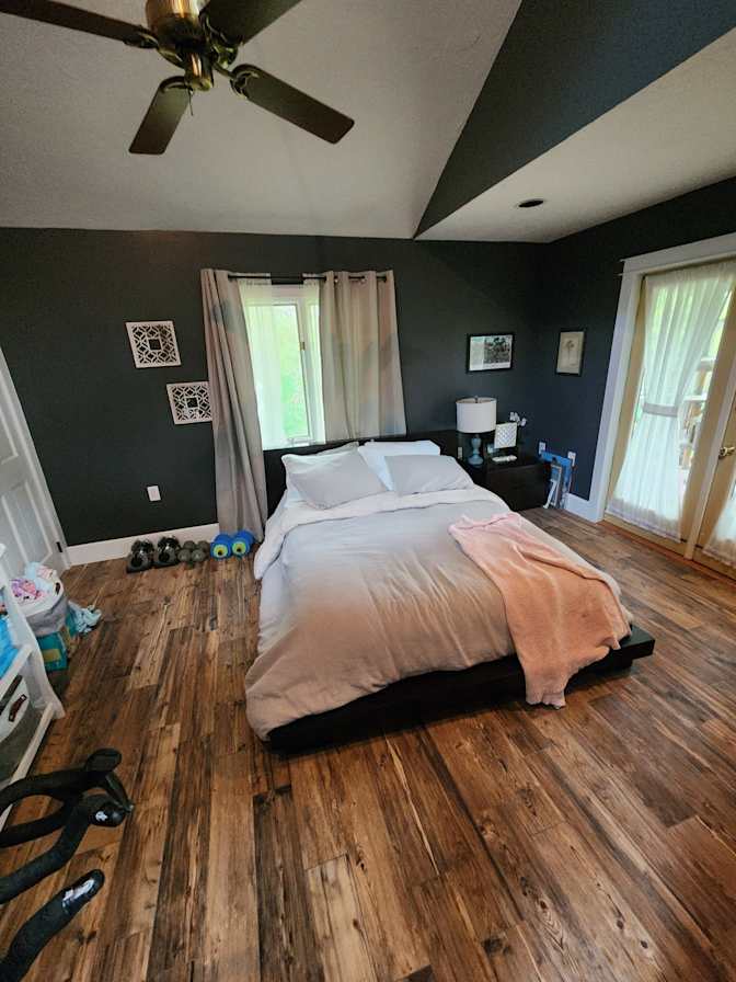Caroline's room