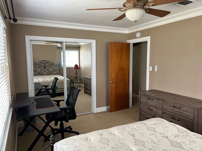 hansel's room