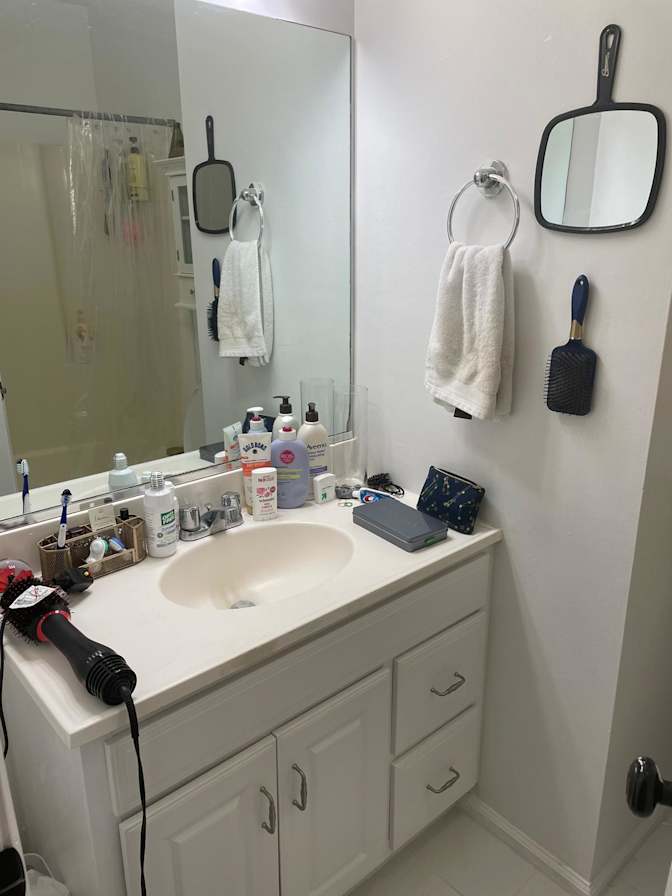 Jundong "JD"'s room