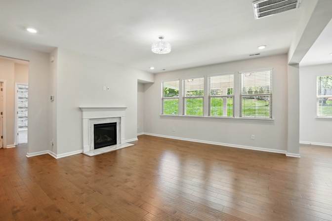 Alcove Rooms's room