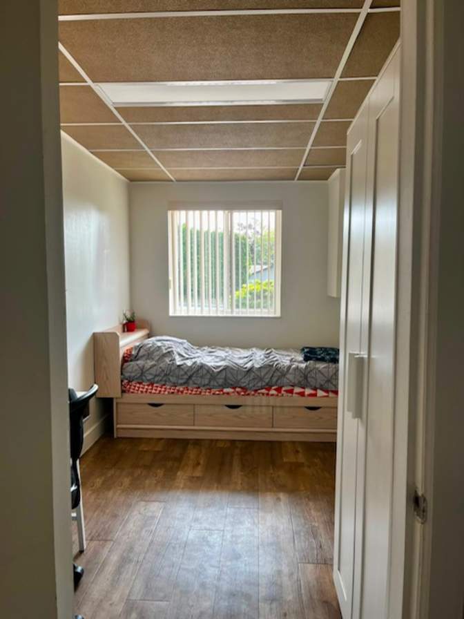 Neda's room