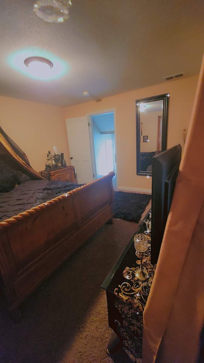Simone's room