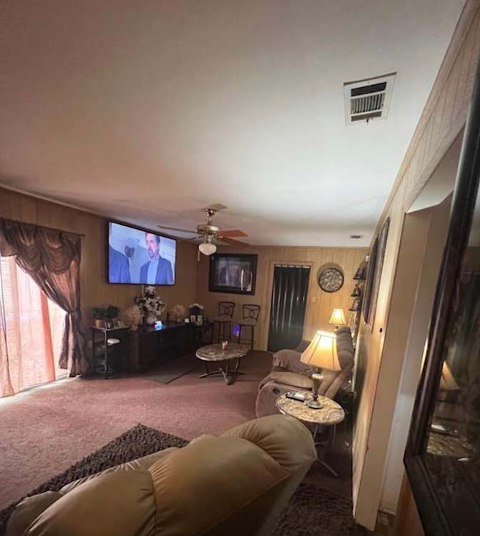 Mellaneno Smith's room