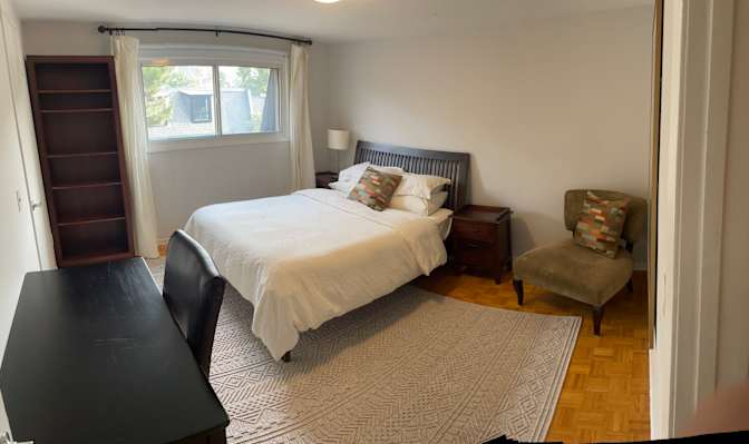 Dee's room