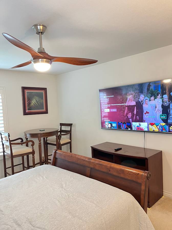 Joy’s  Rentals's room