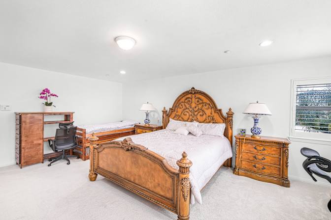 Sandy's room