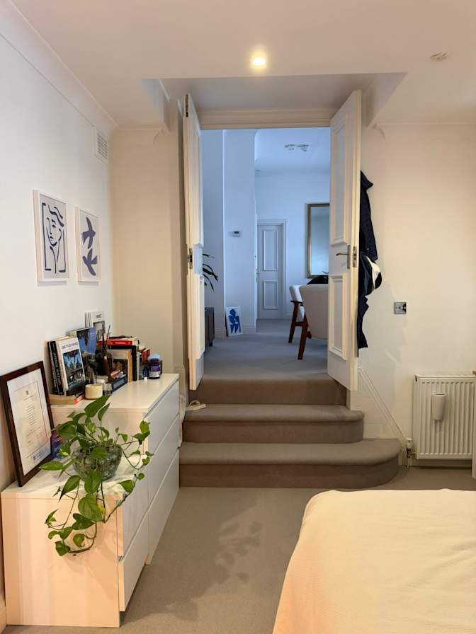 Arthat Gupta's room