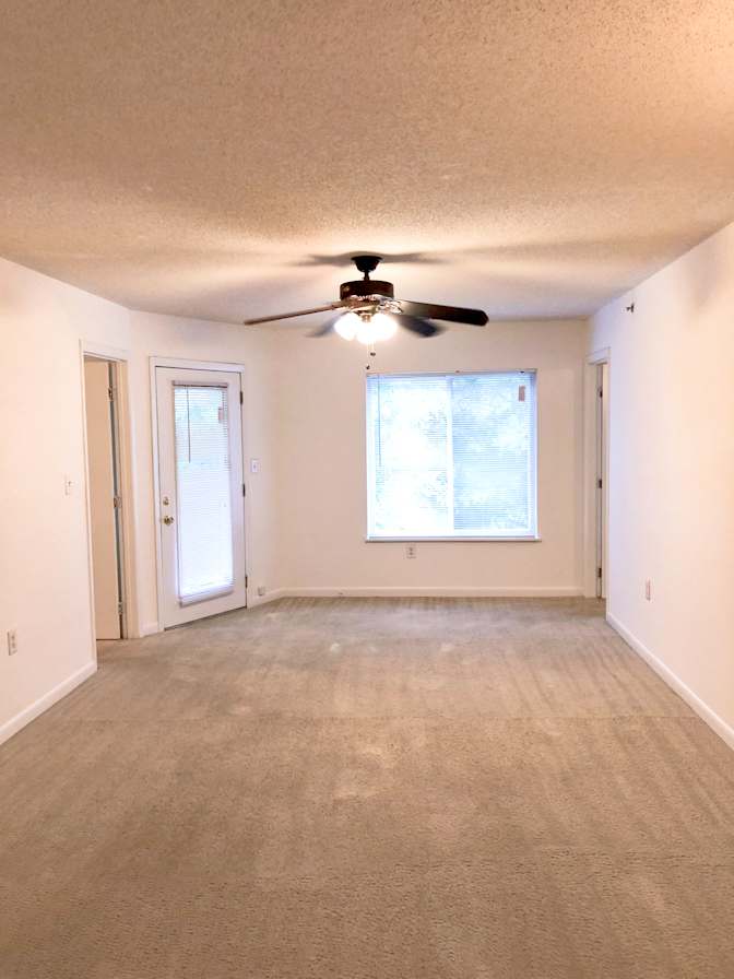 Alcove Rooms's room