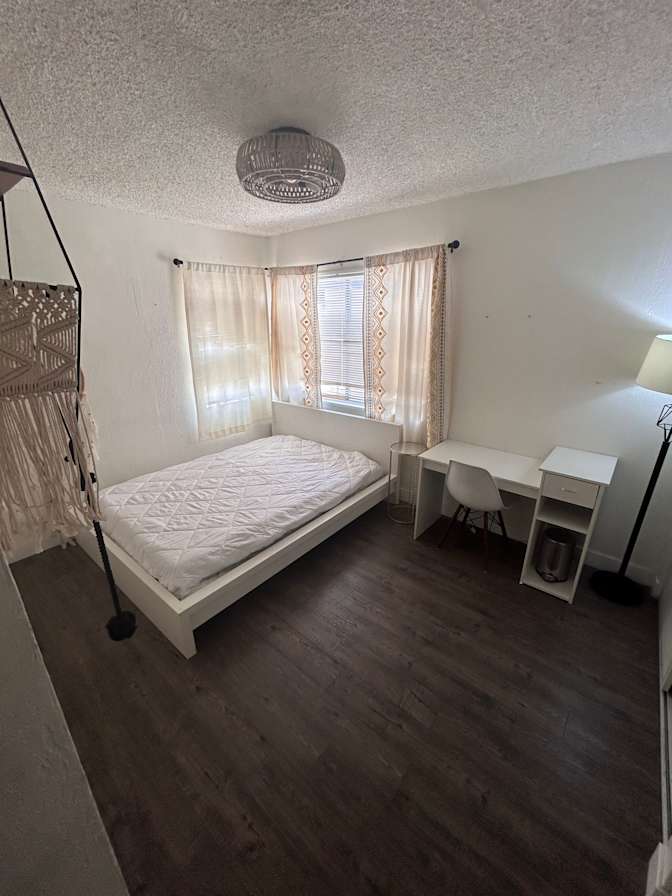 Medhi's room