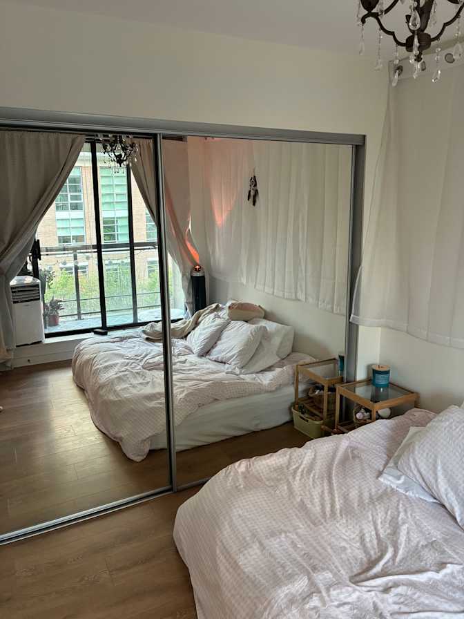 harman's room