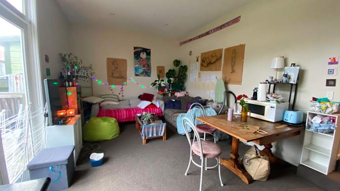 Nu's room