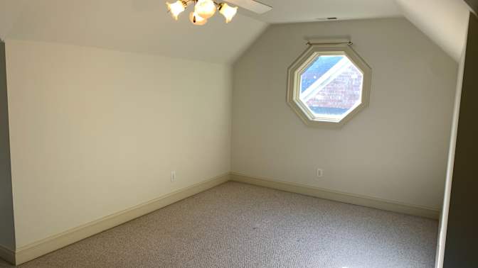 Alcove Rooms's room