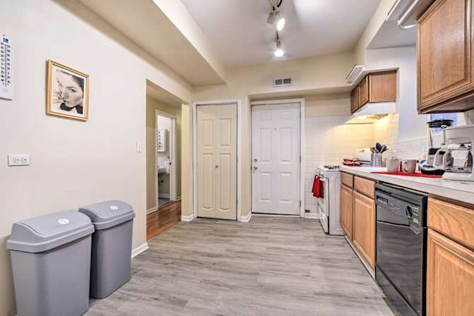 European Home - Roommate Needed's room
