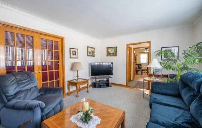 Maureen and Darlene's room