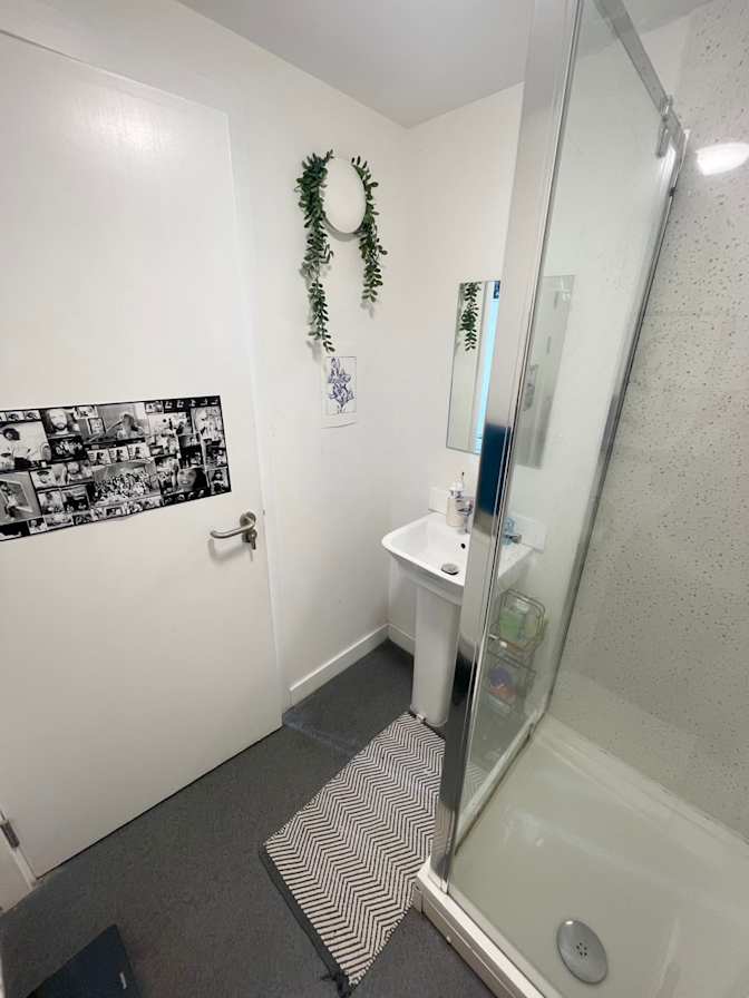 Frankie Whitewood's room