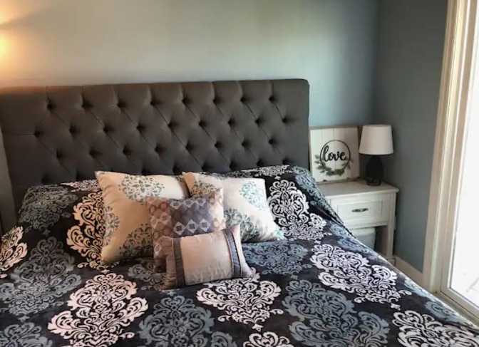 Master Bedroom with Private Bathroom for Rent.'s room
