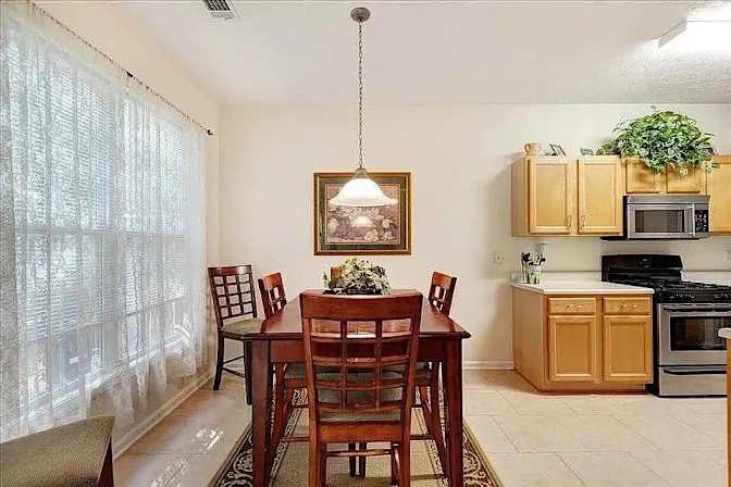 Alcove Rooms's room