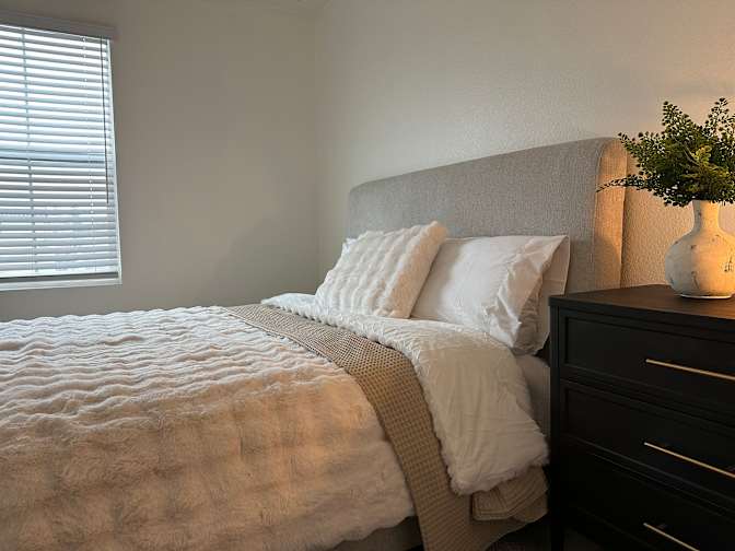 Gracie Davis's room