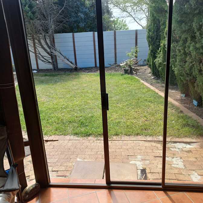 Sarel's room