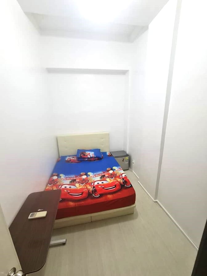 Roomy's room