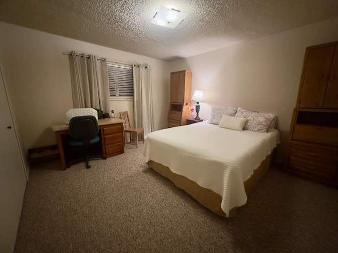Liz's room