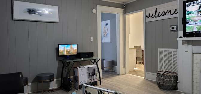 GBU Holdings Group's room