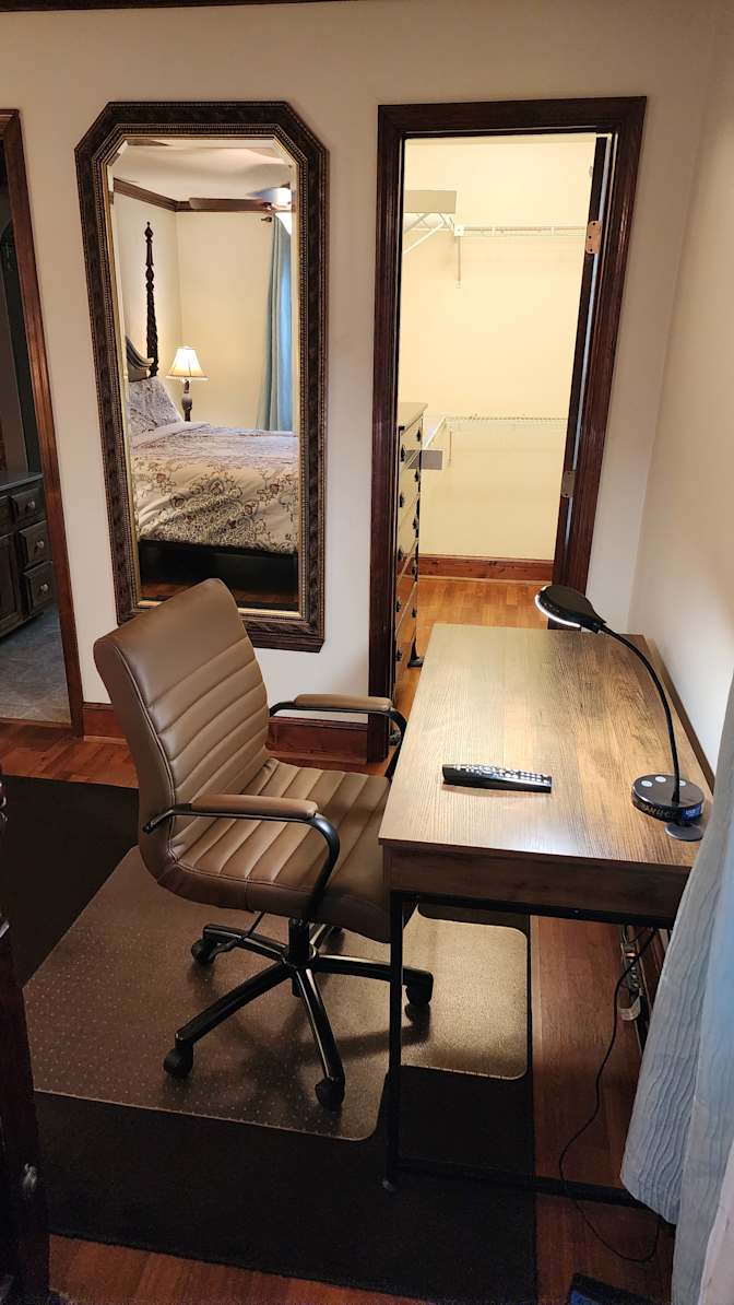 M Manuel's room