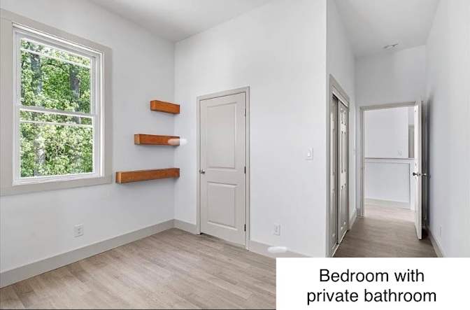 Alcove Rooms's room