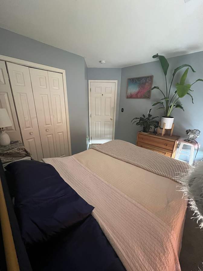 Robin Kovzelove's room